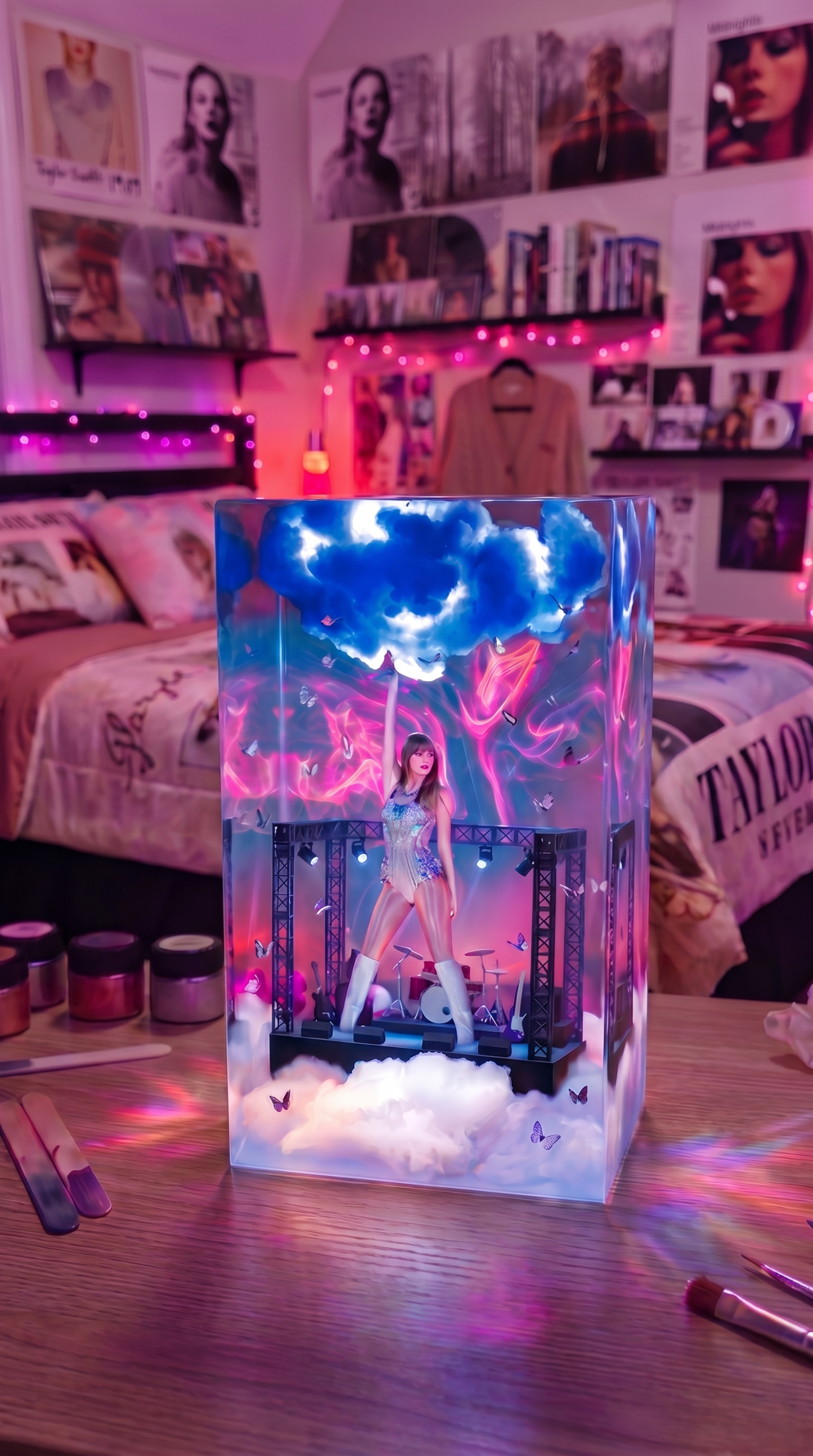 Taylor Swift Lamp (PRE-ORDER)